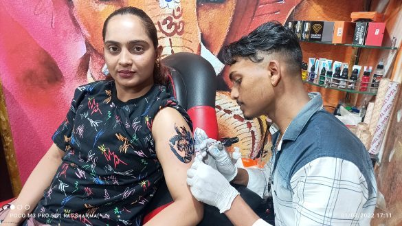Are there any good tattoo artists in Pune? How much would a arm band tattoo  approximately will cost around? - Quora